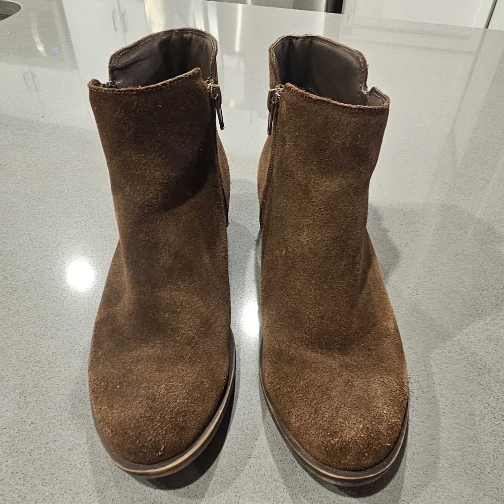 Kensie Brown Suede Ankle Boots Size 7.5